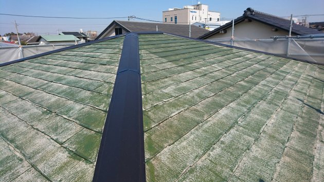 屋根の下塗り