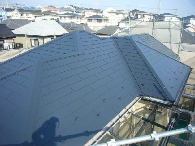屋根の上塗り